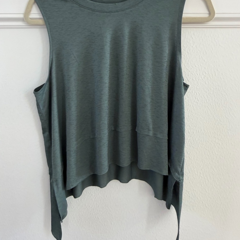 Zenana Outfitters Sleeveless Teal Cropped Tee